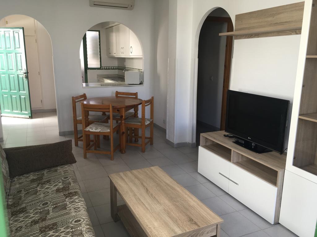 Apartamentos Torrelaguna Вера Экстерьер фото